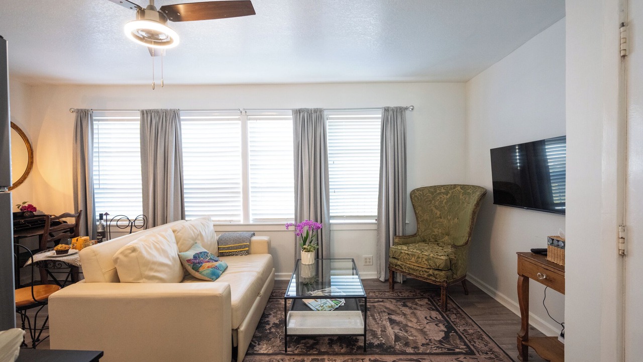 Photo of Livingroom in Laurel Park