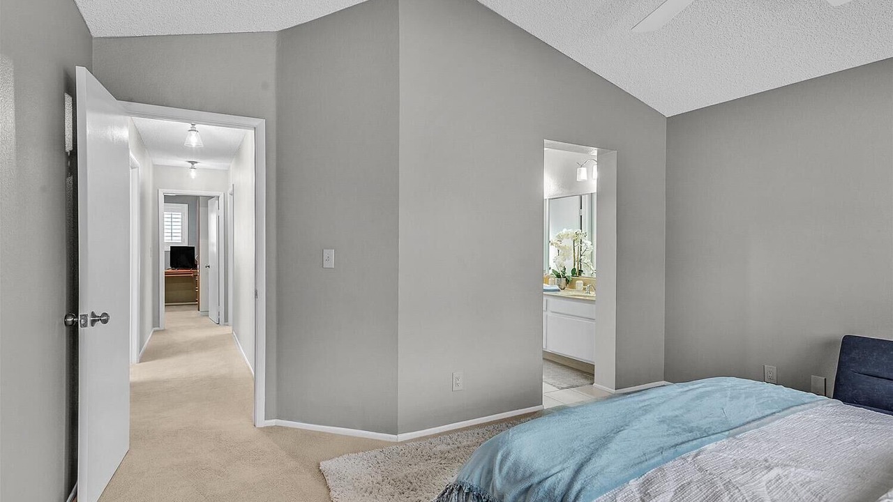 Photo of Bedroom in Green Valley