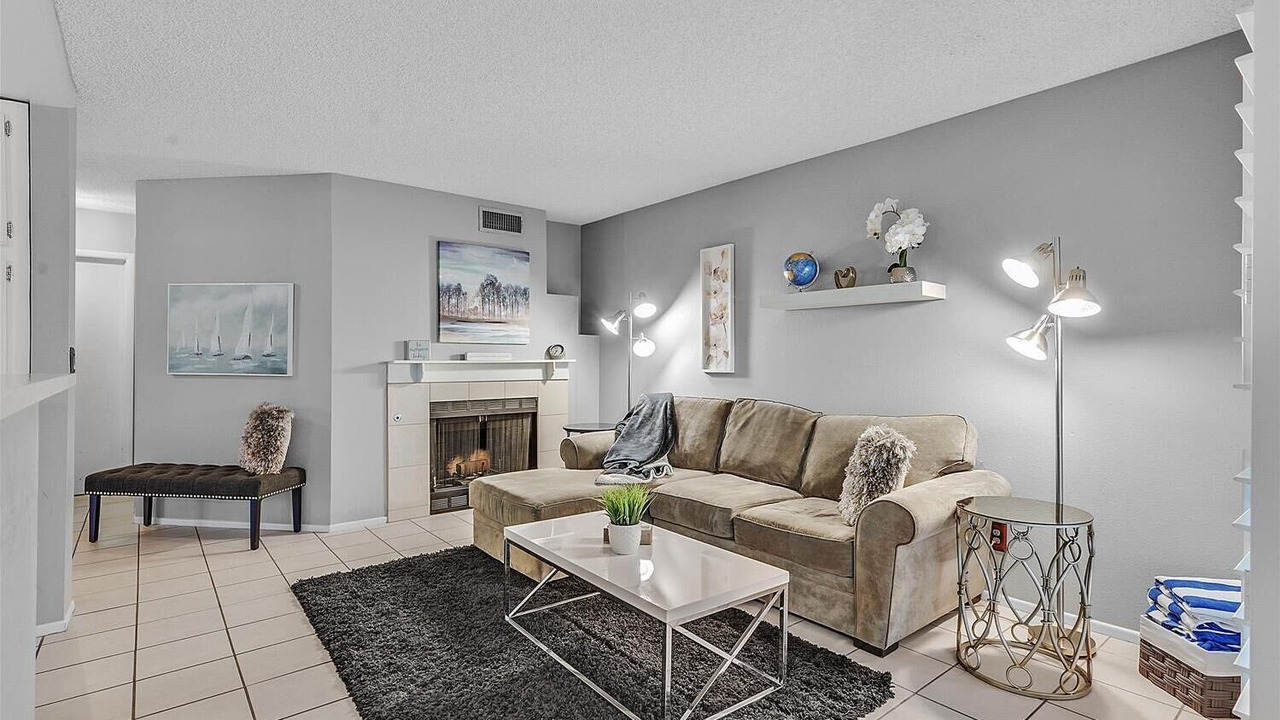 Photo of Livingroom in Green Valley
