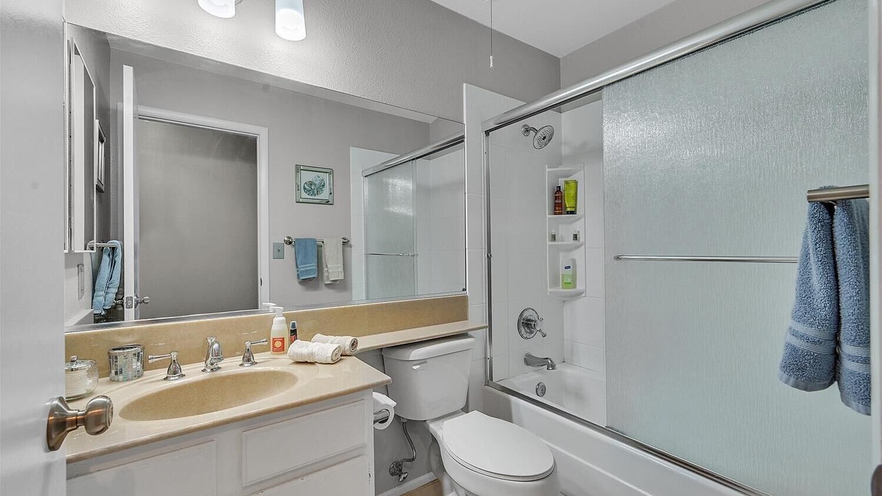 Photo of Bathroom in Green Valley