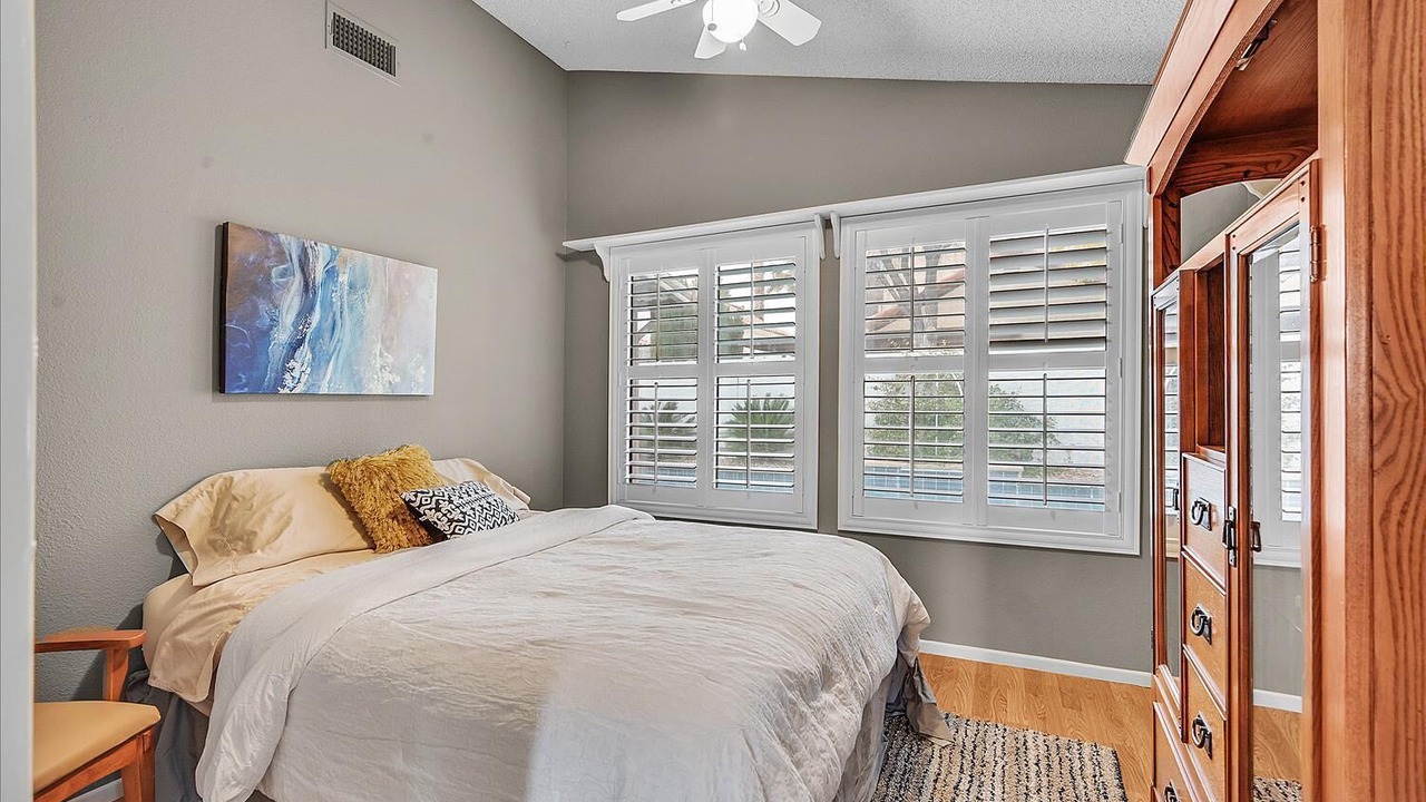 Photo of Bedroom in Green Valley