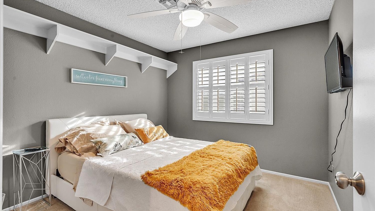 Photo of Bedroom in Green Valley