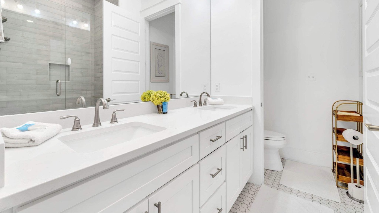 Photo of Bathroom in Greenway Park