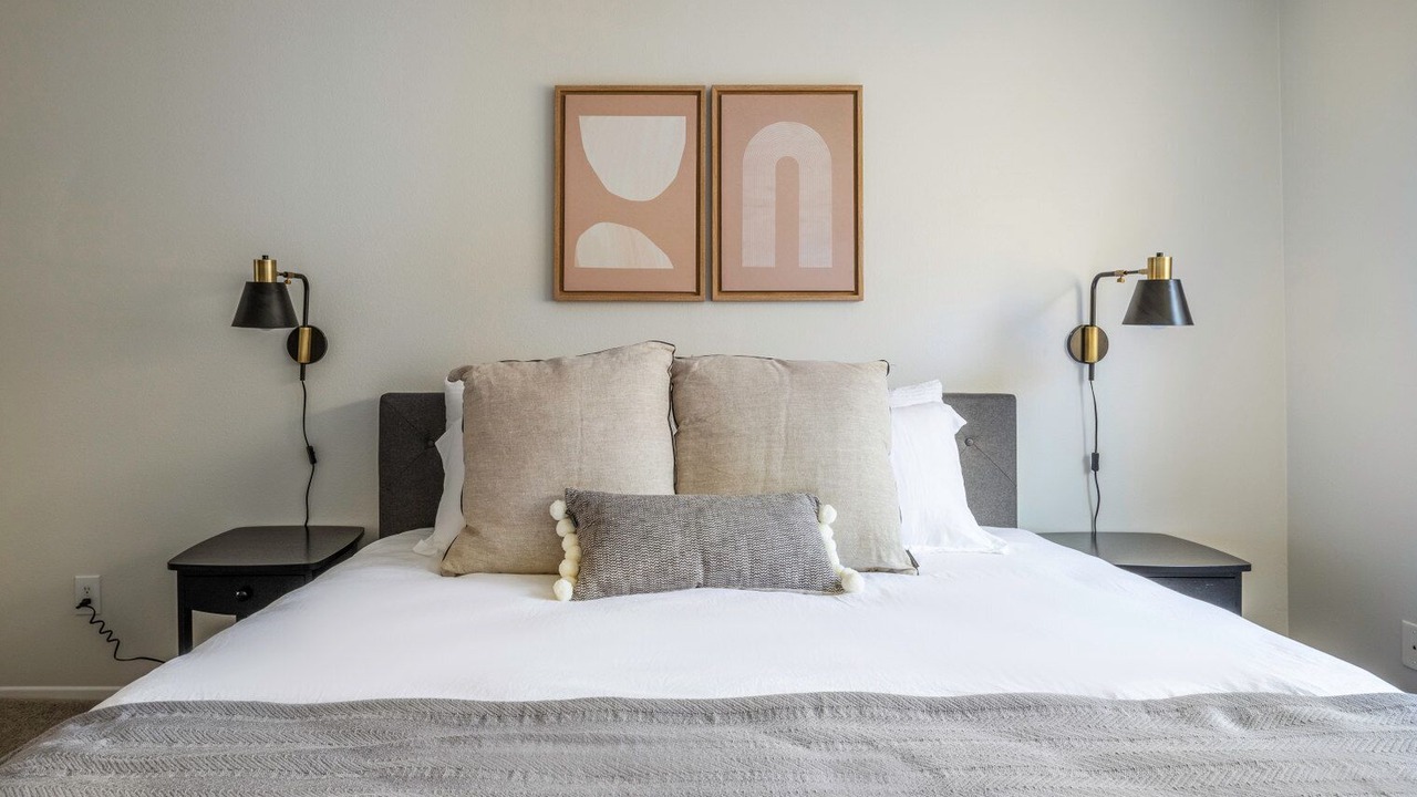 Photo of Bedroom in Beverly Grove