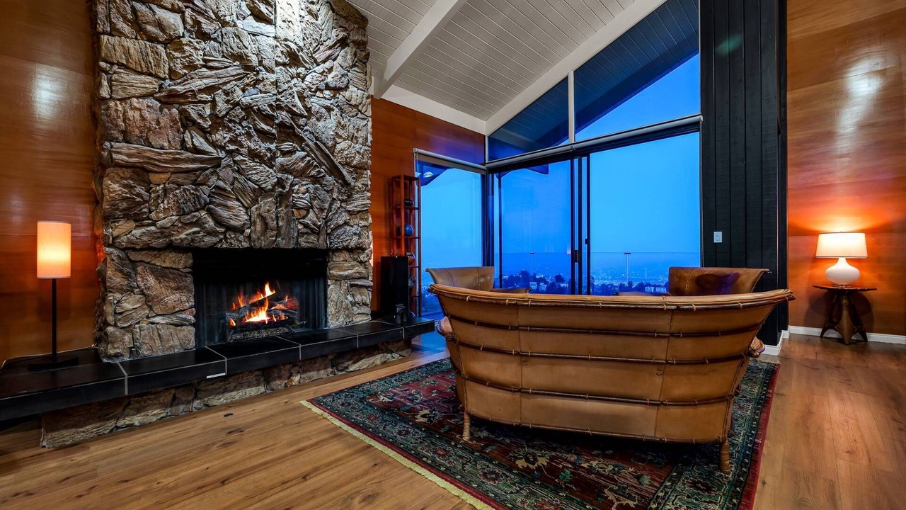 Photo of Livingroom in Hollywood Hills West