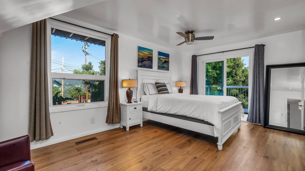 Photo of Patio Balcony in Hollywood Hills West