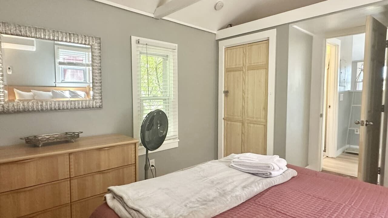 Photo of Bedroom in Salsbury Cove