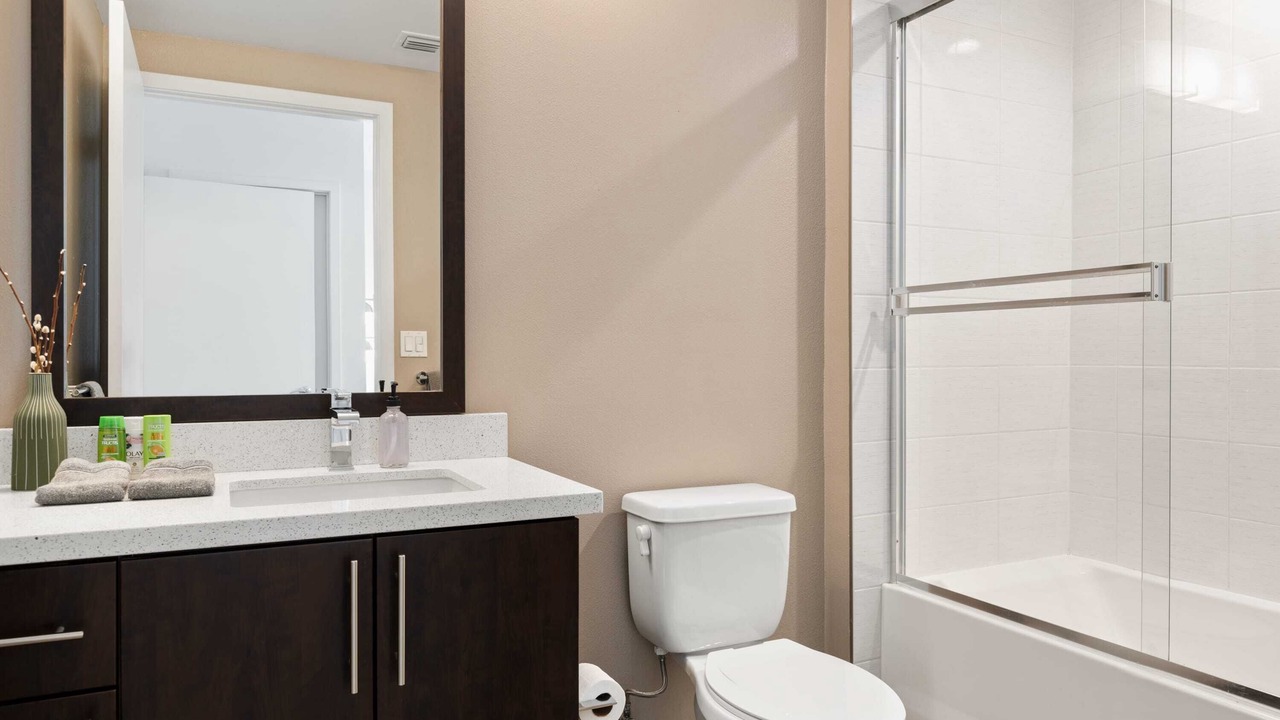 Photo of Bathroom in Carthay Circle