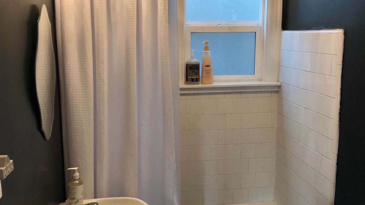 Photo of Bathroom in Pacific - Edison