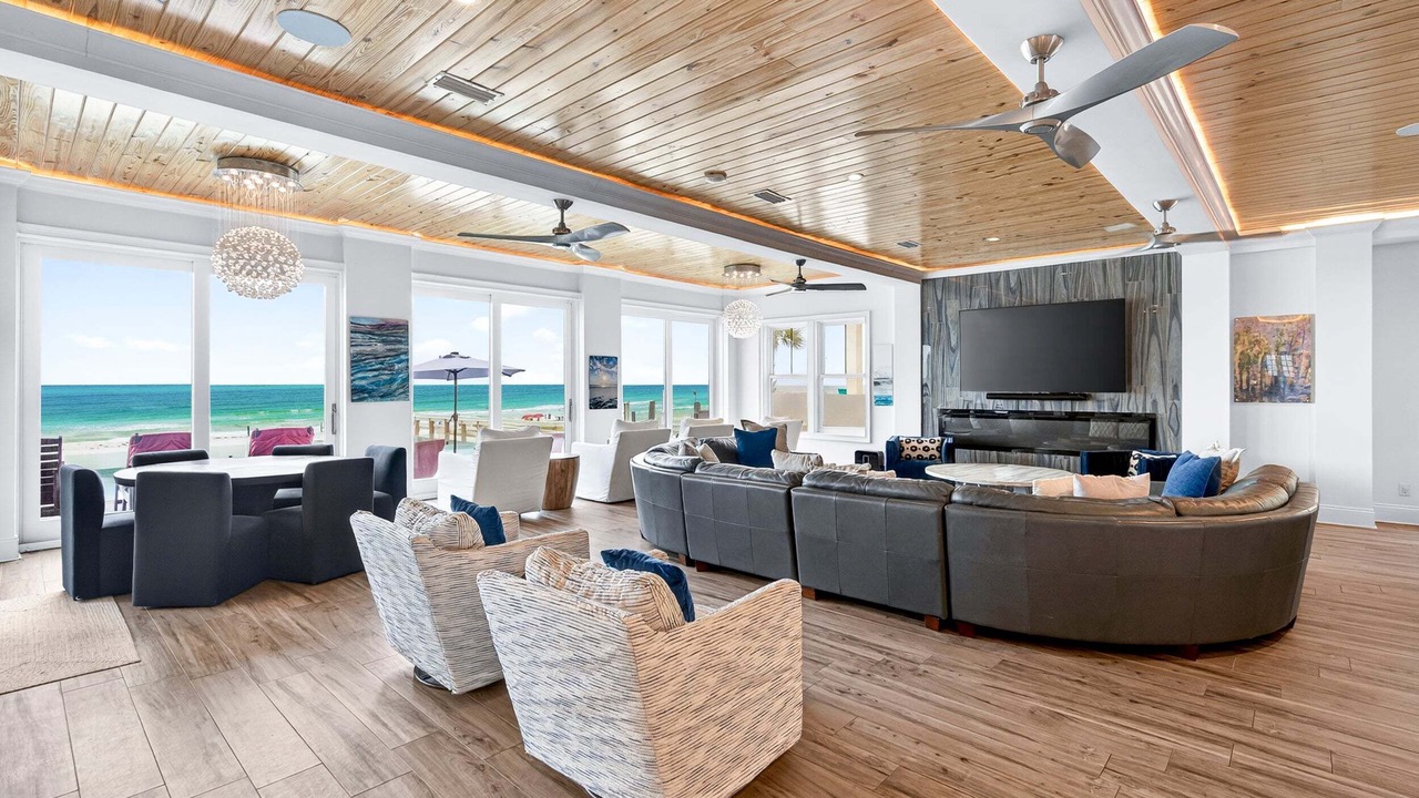 Photo of Bedroom in Crystal Beach