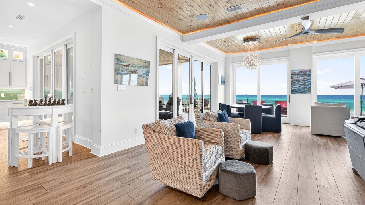 Photo of Bedroom in Crystal Beach