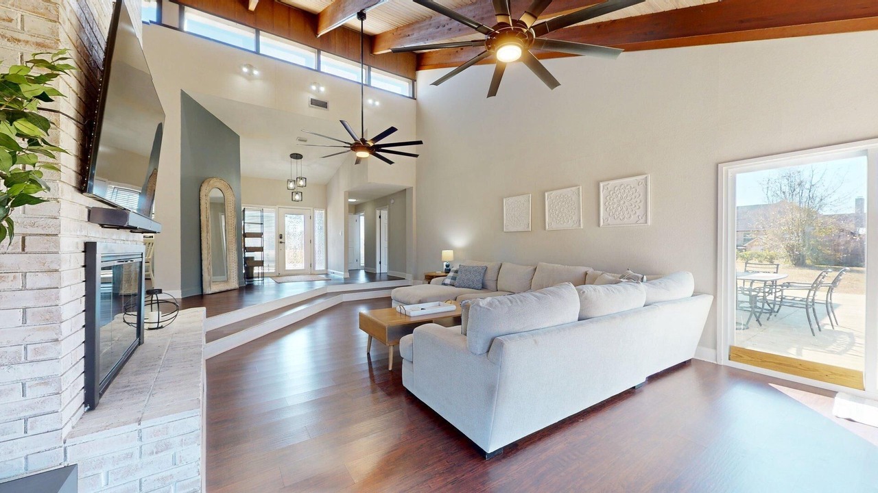 Photo of Livingroom in Lynn Haven