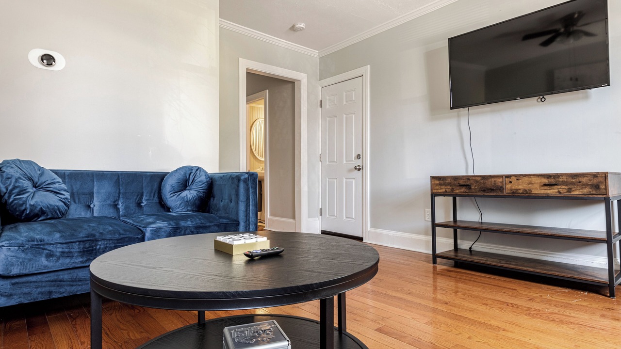 Photo of Livingroom in D Street - West Broadway