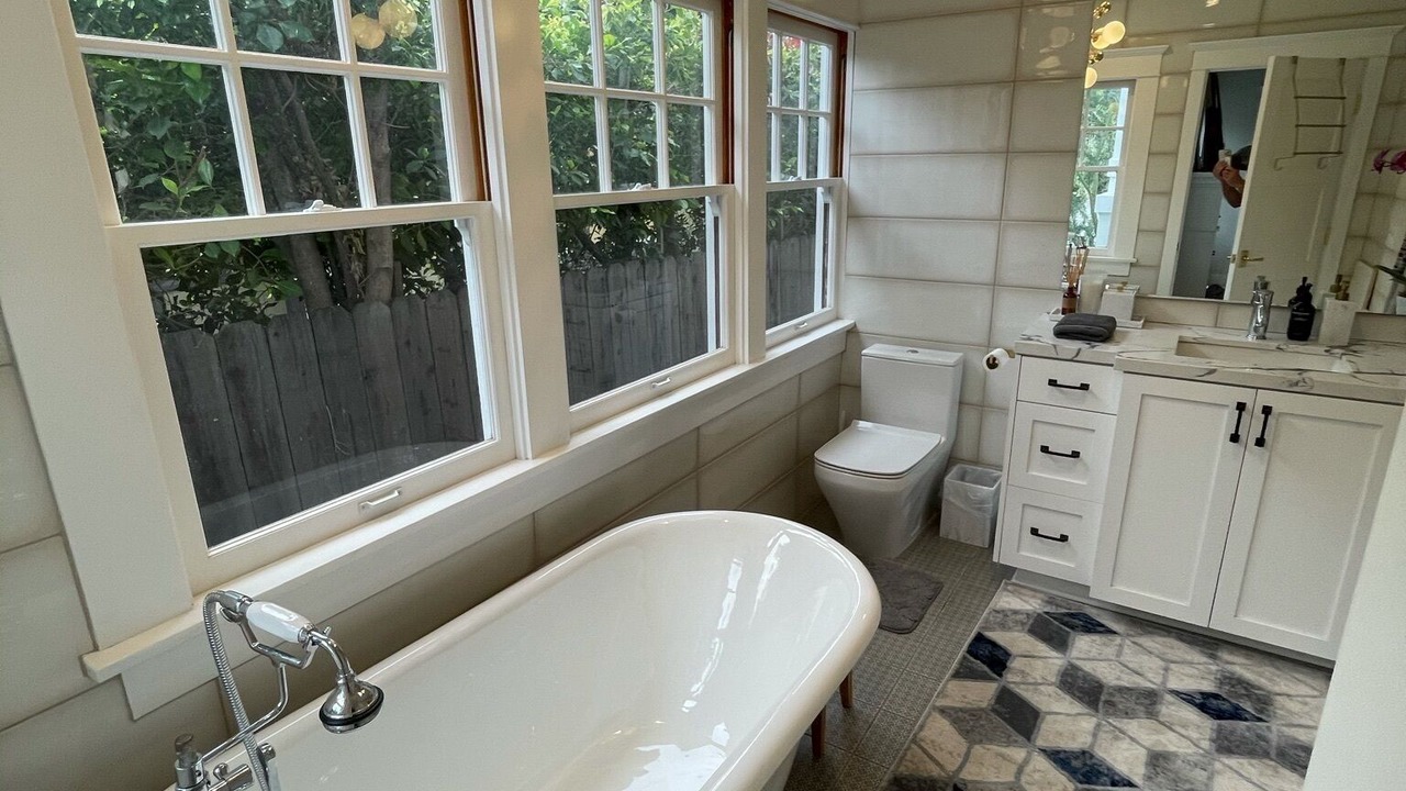 Photo of Bathroom in Hollywood