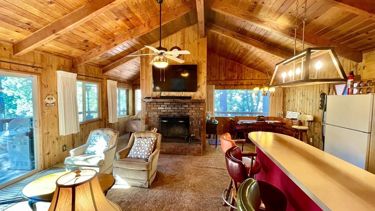 Photo of Livingroom in Running Springs