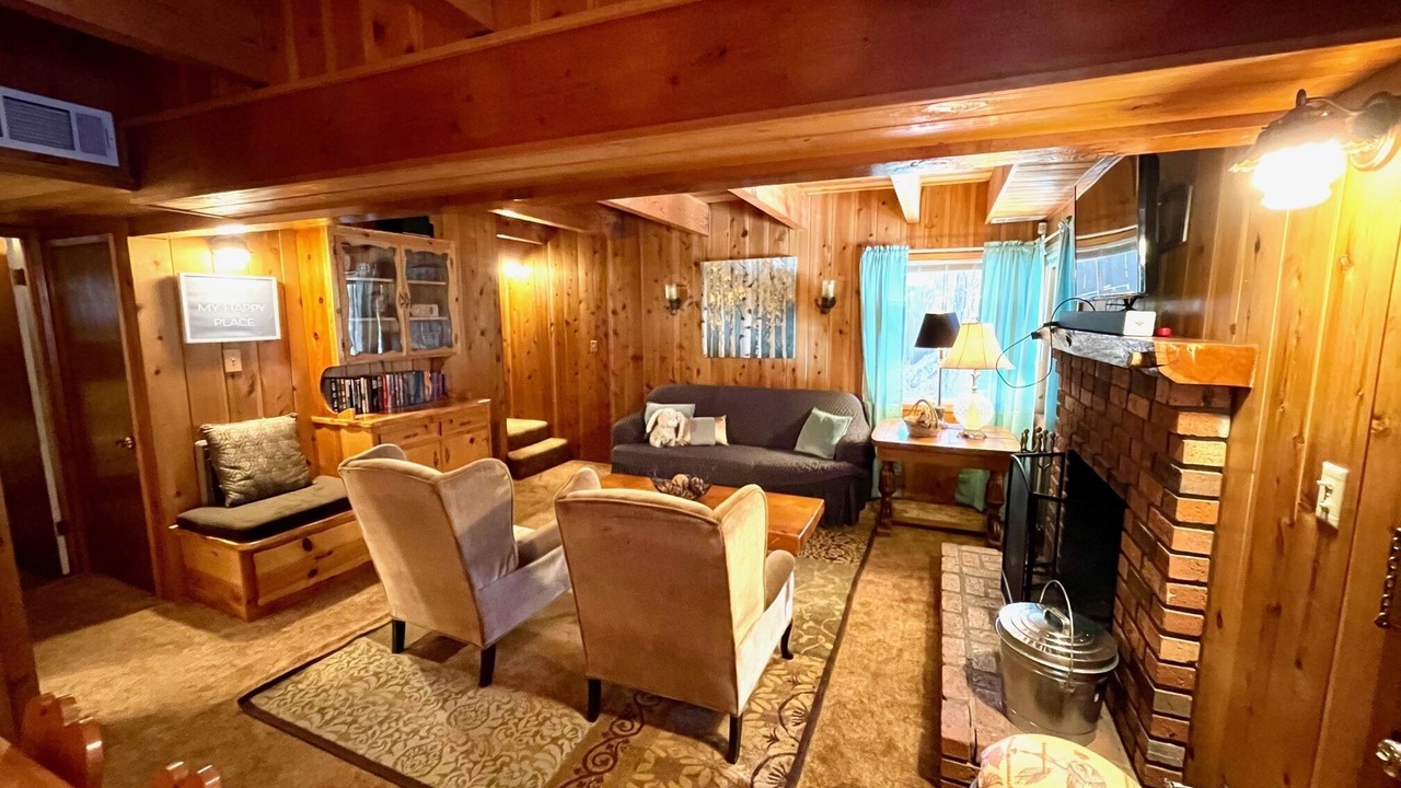 Photo of Livingroom in Running Springs