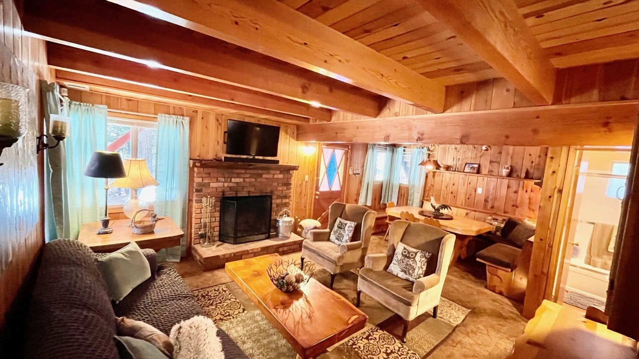 Photo of Livingroom in Running Springs