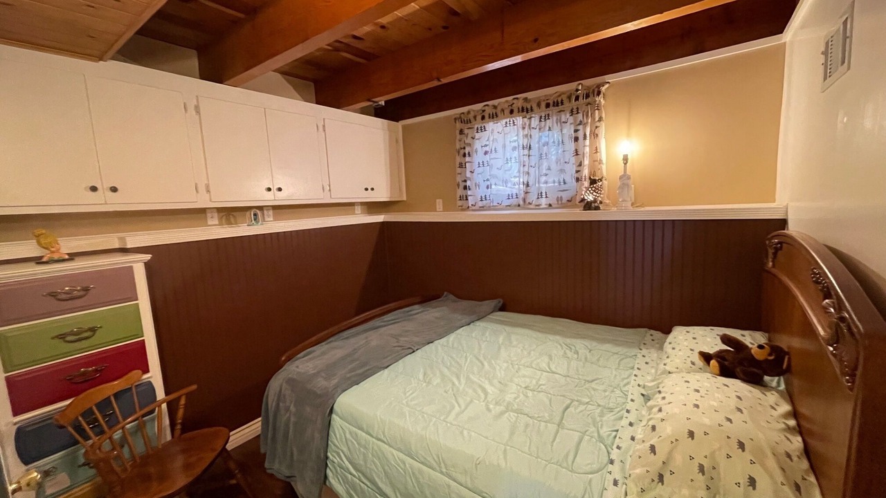 Photo of Bedroom in Running Springs