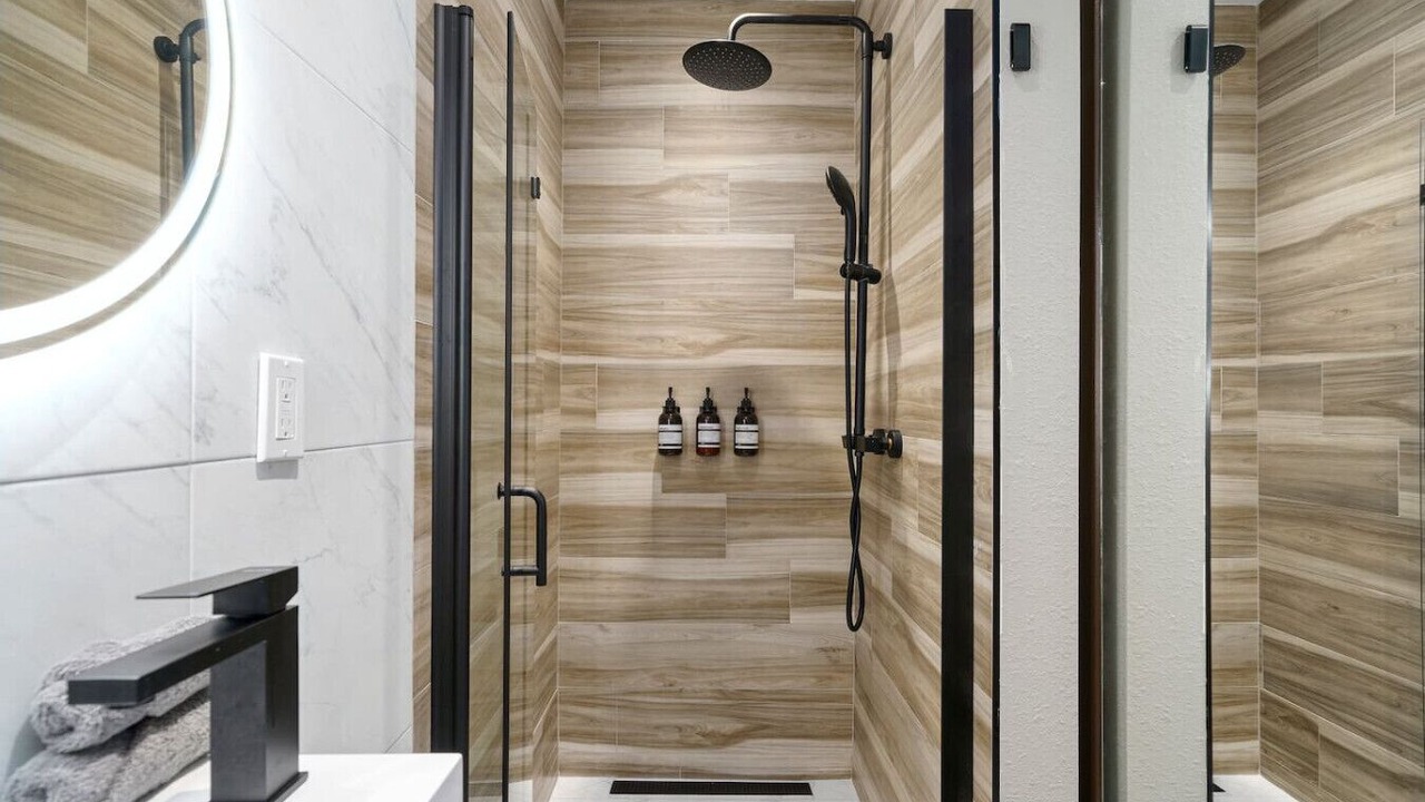 Photo of Bathroom in Midway City
