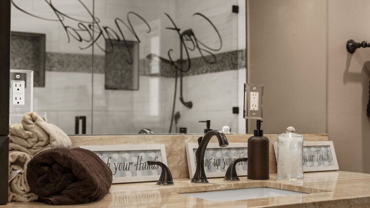 Photo of Bathroom in Midway City