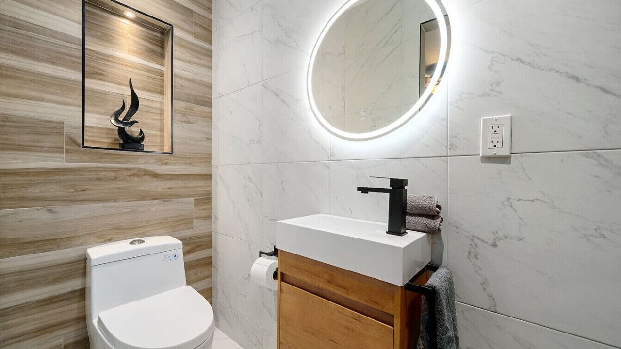Photo of Bathroom in Midway City
