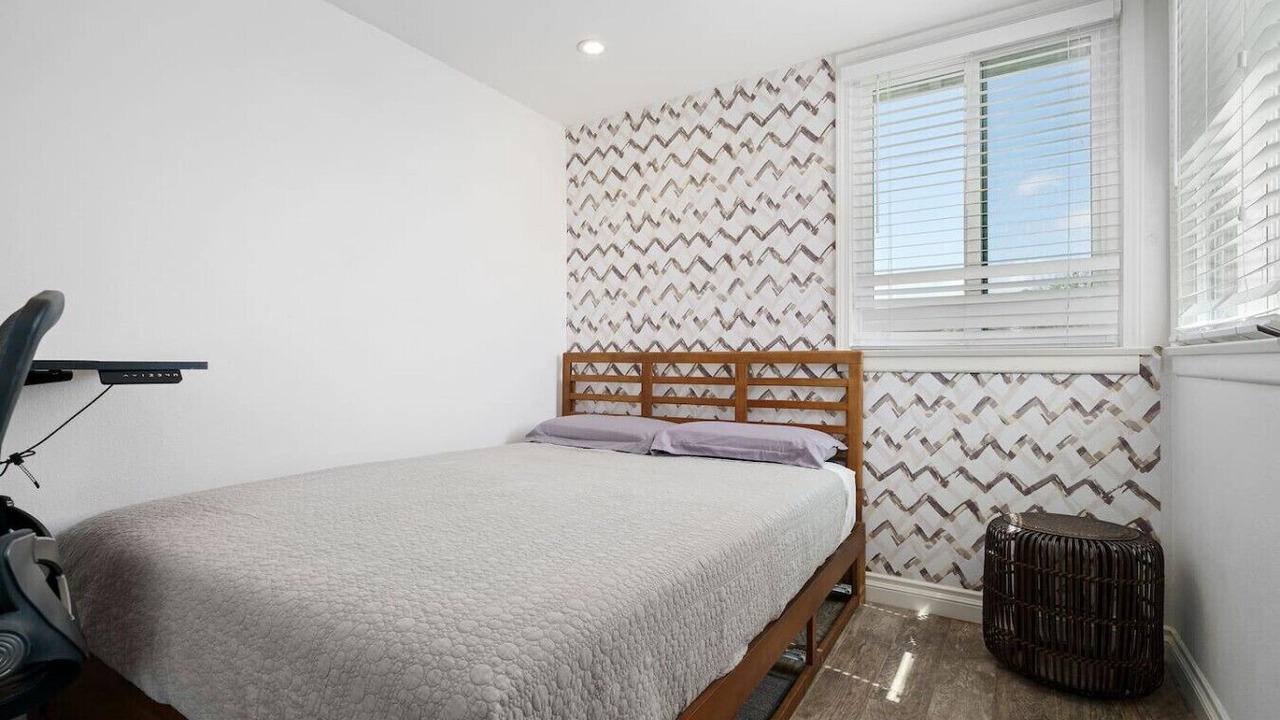 Photo of Bedroom in Midway City