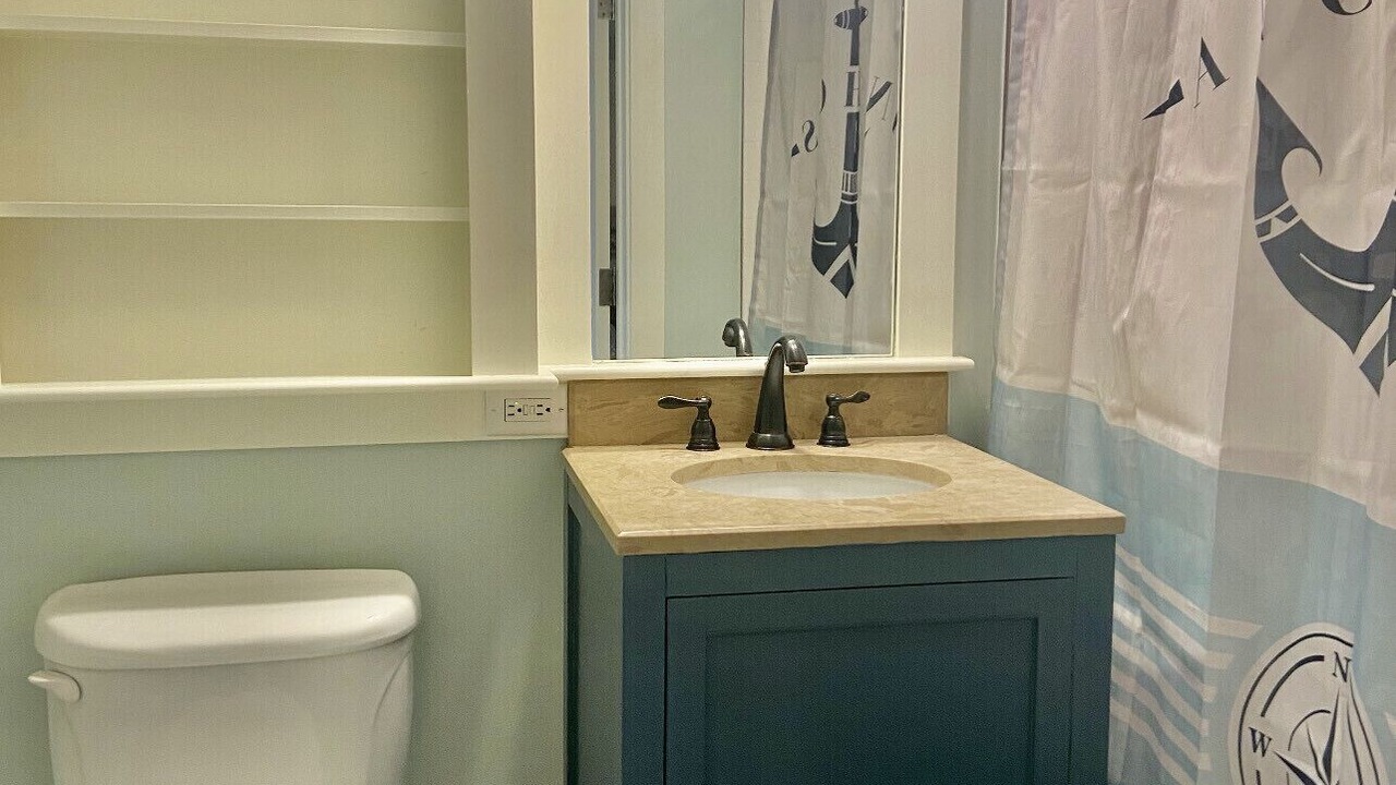 Photo of Bathroom in Baytowne Wharf
