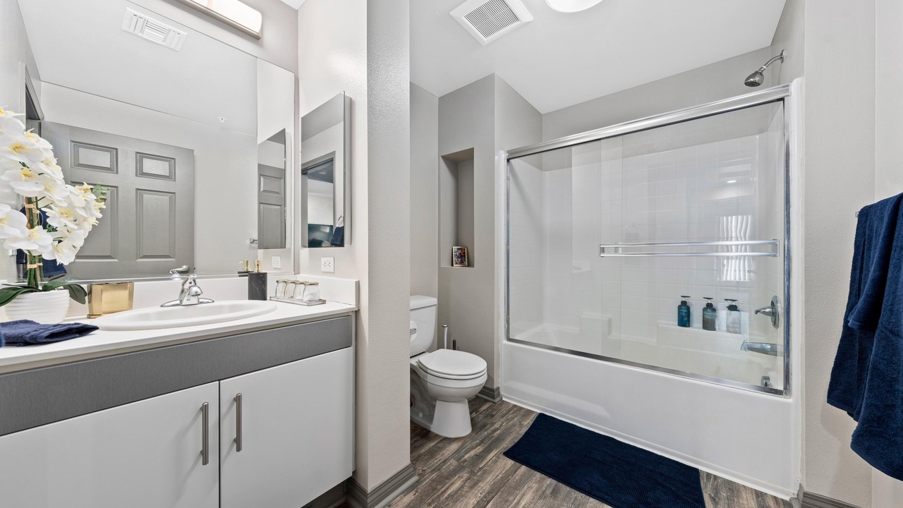 Photo of Bathroom in Marina Peninsula