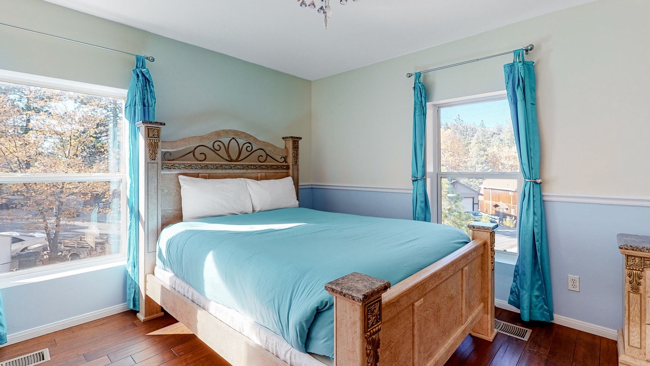 Photo of Bedroom in Arrowbear Lake
