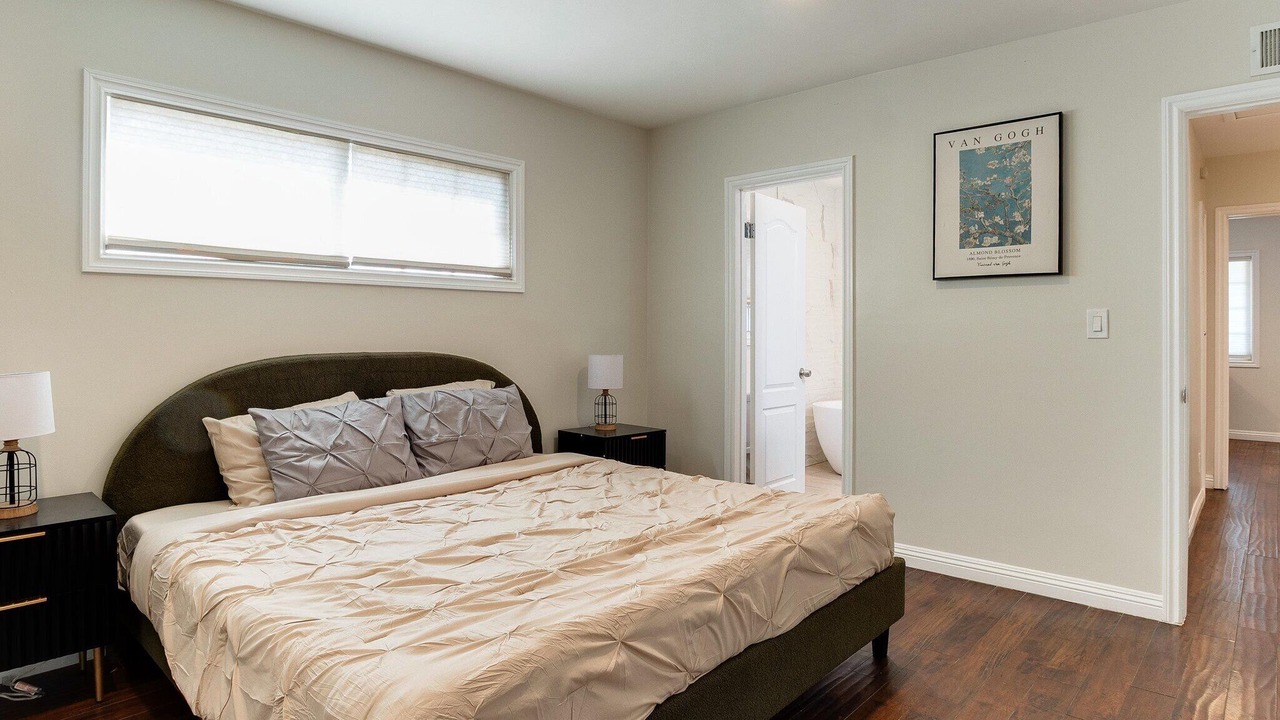 Photo of Bedroom in Woodland Hills