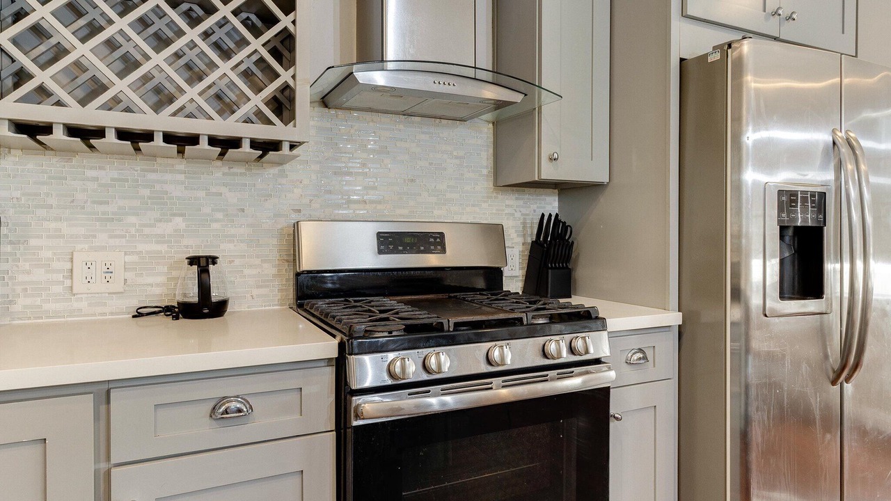 Photo of Kitchen in Woodland Hills