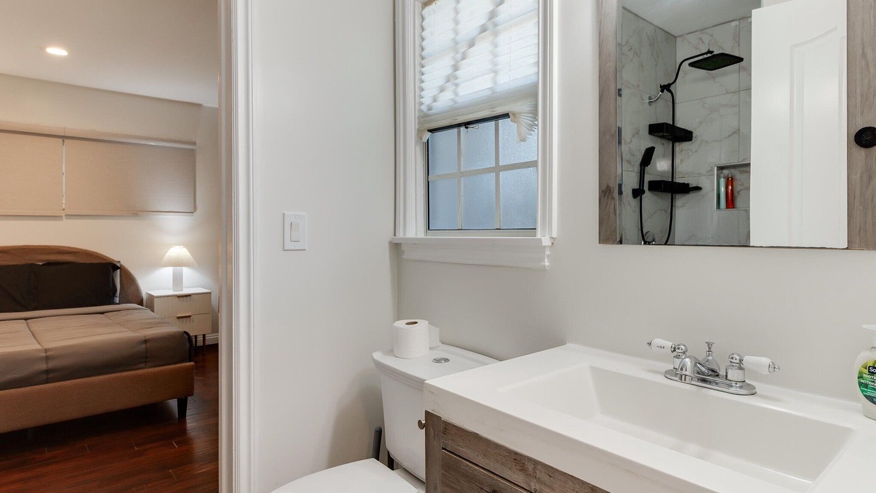 Photo of Bathroom in Woodland Hills