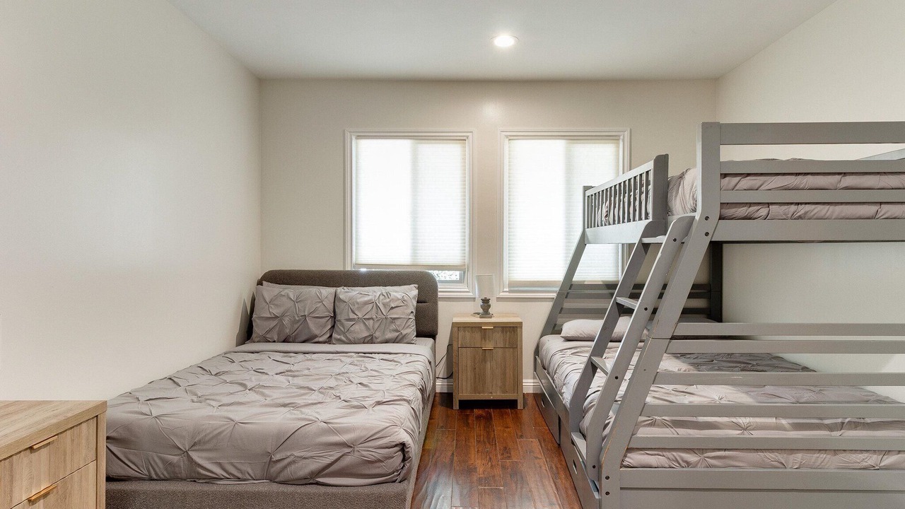 Photo of Bedroom in Woodland Hills