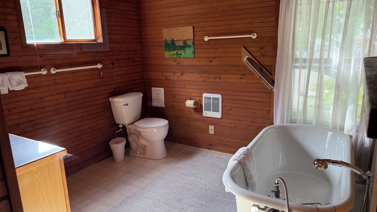 Photo of Bathroom in Brooklin