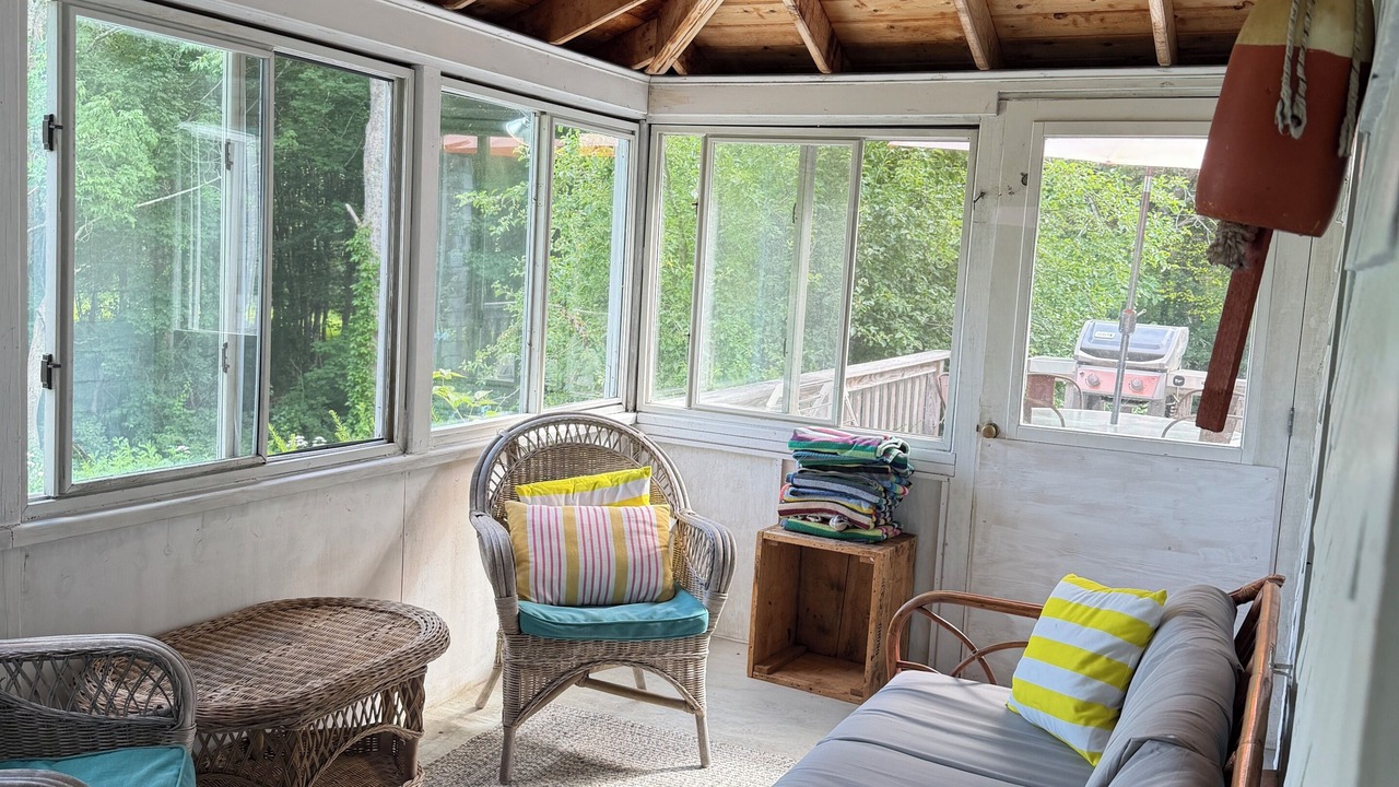 Photo of Livingroom in Brooklin