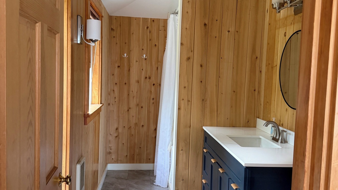 Photo of Bathroom in Brooklin