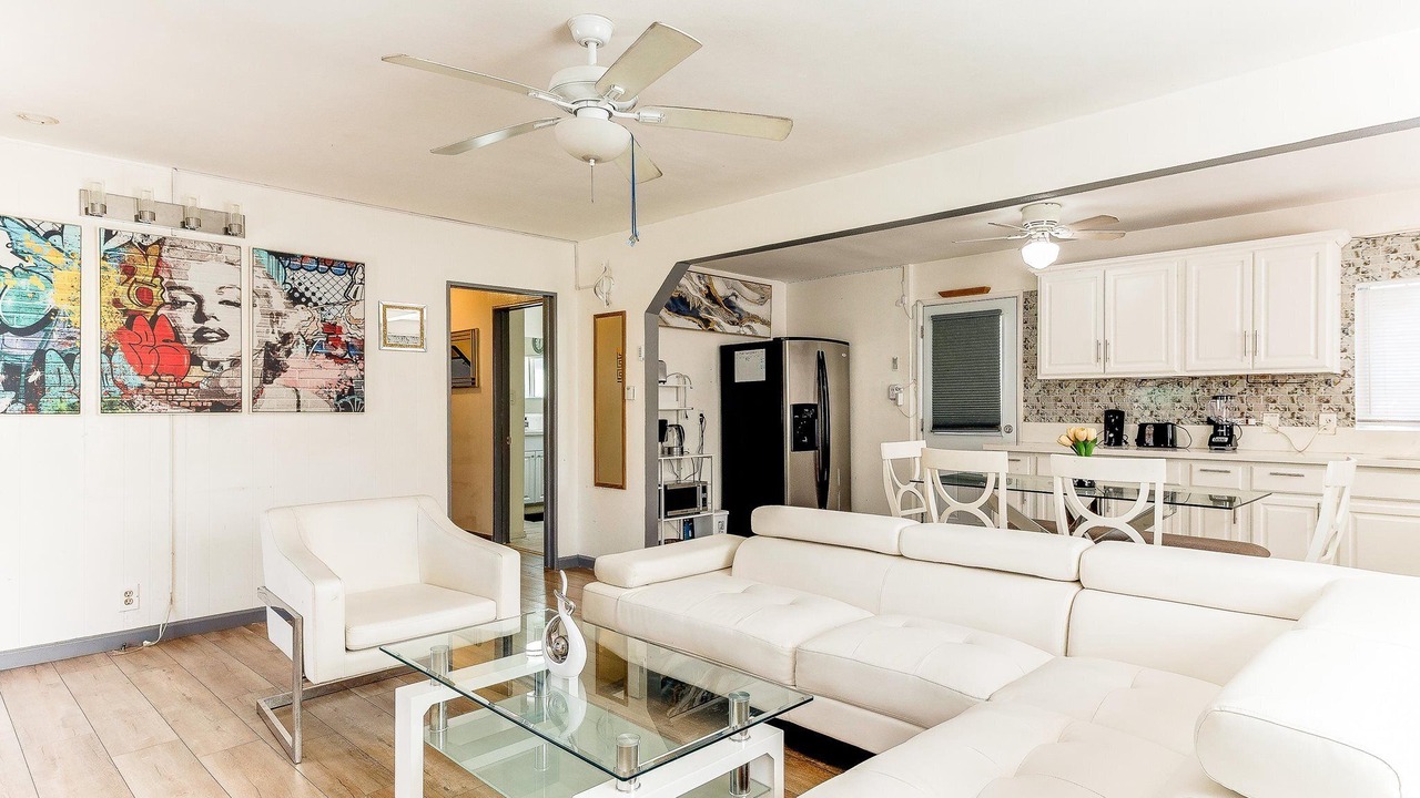 Photo of Livingroom in Rampart Village