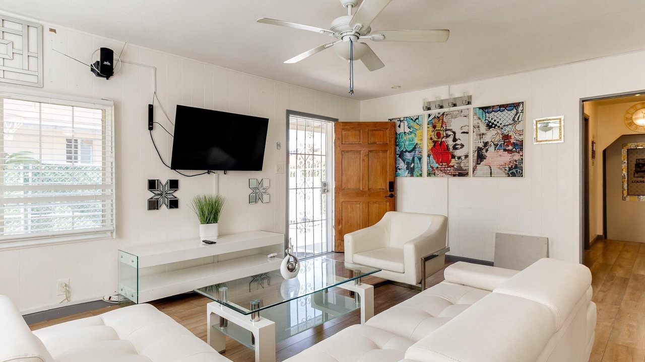 Photo of Livingroom in Rampart Village
