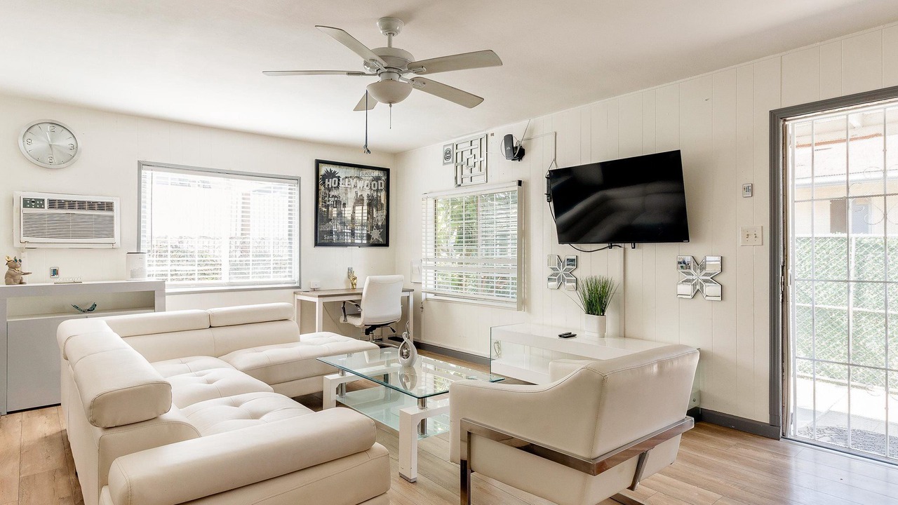Photo of Livingroom in Rampart Village
