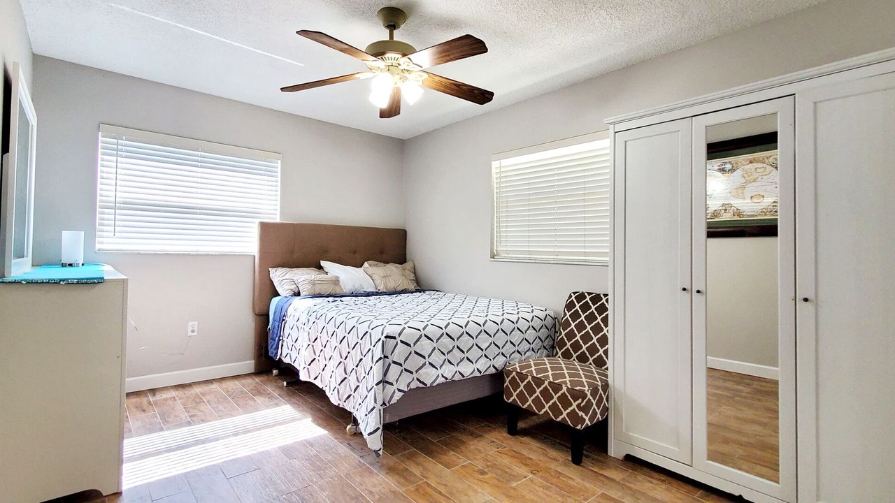 Photo of Bedroom in Bee Ridge
