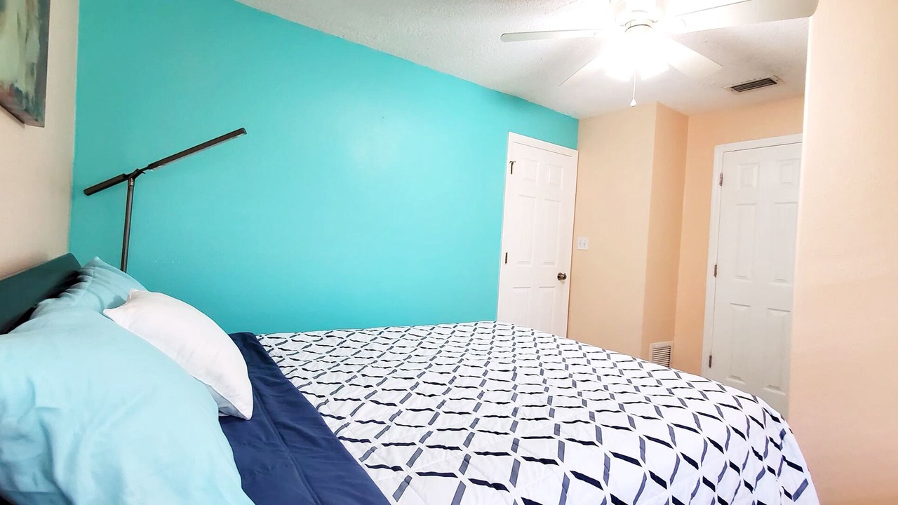 Photo of Bedroom in Bee Ridge