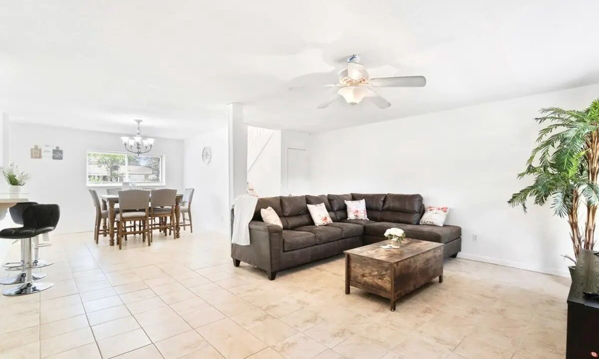 Photo of Livingroom in Northeast Pensacola