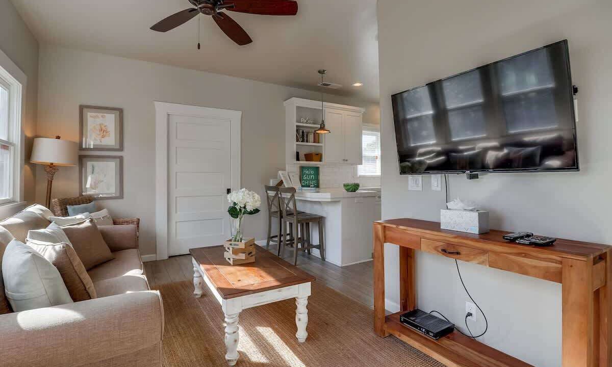 Photo of Livingroom in Beach Barber Tract