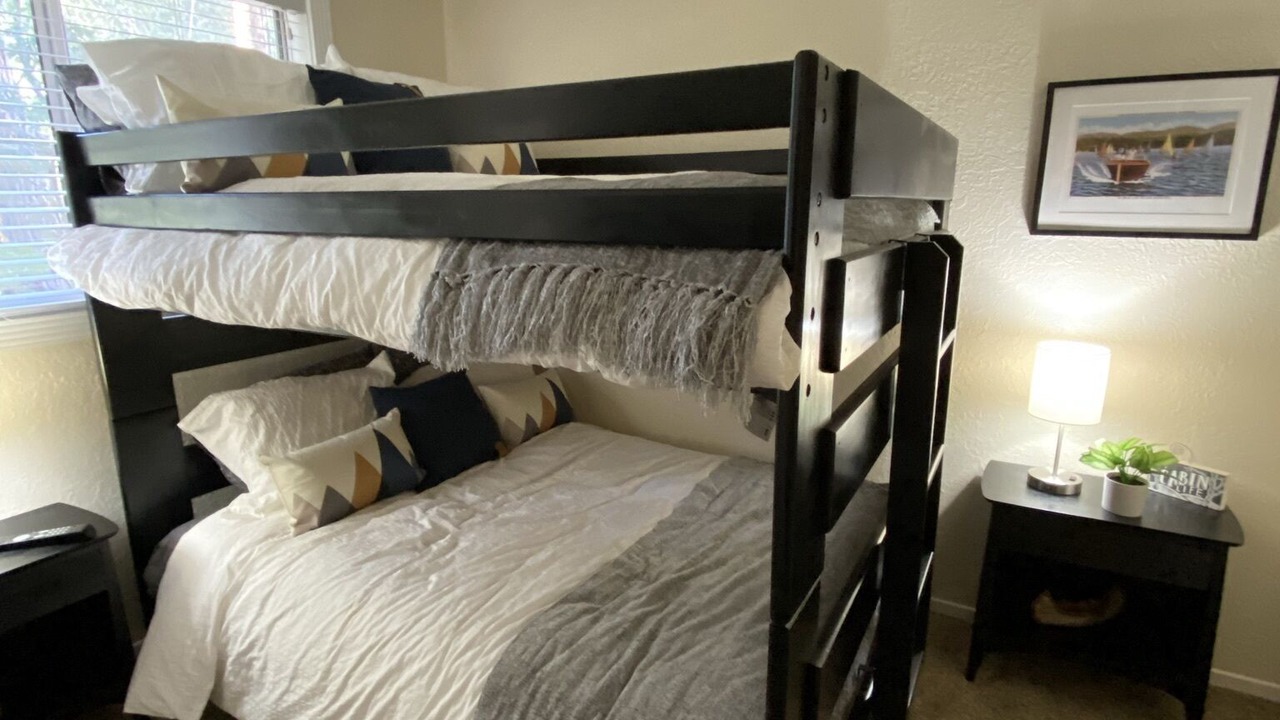 Photo of Bedroom in Arrowhead Villas