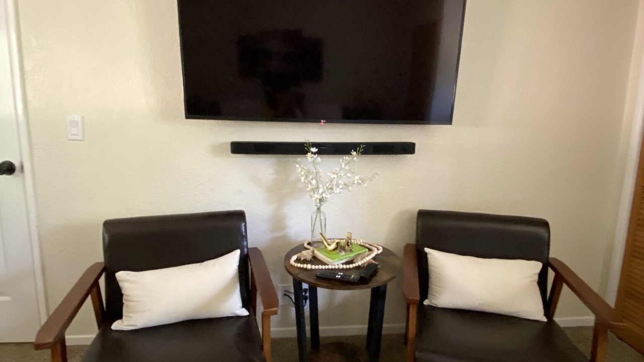 Photo of Livingroom in Arrowhead Villas