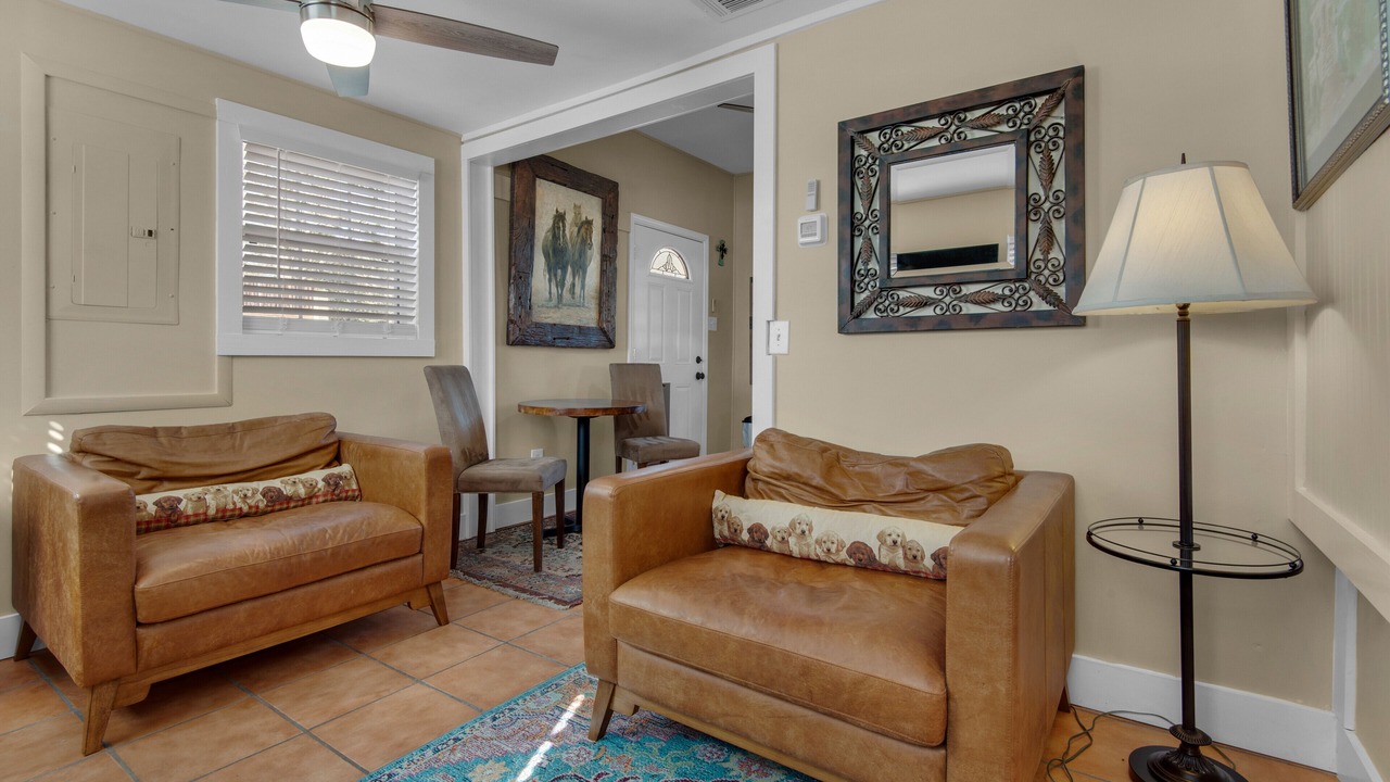 Photo of Livingroom in Laurel Hill