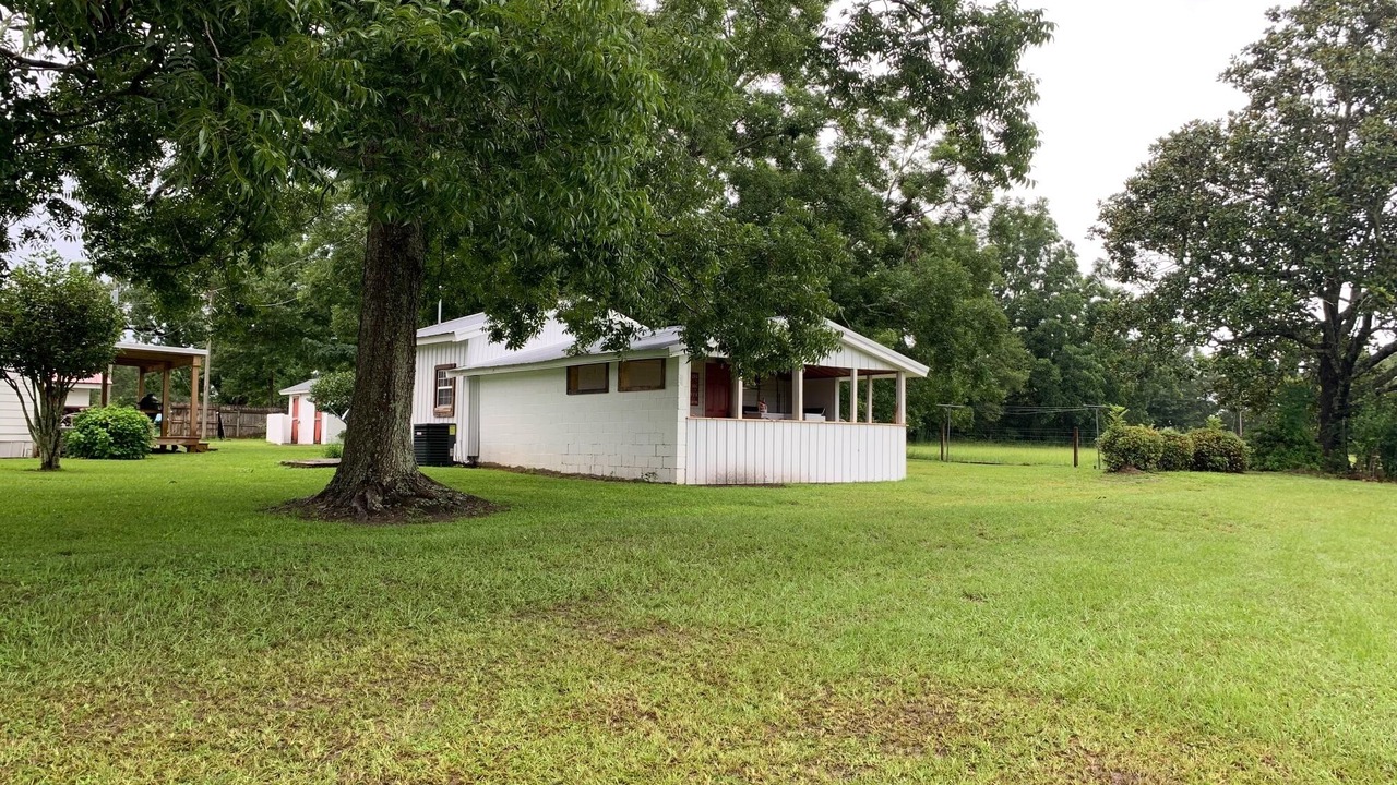 Photo of Outdoor in Laurel Hill