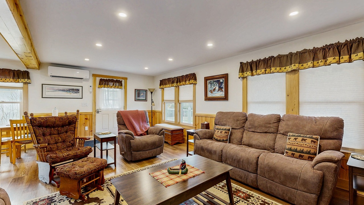 Photo of Livingroom in Greenville Junction