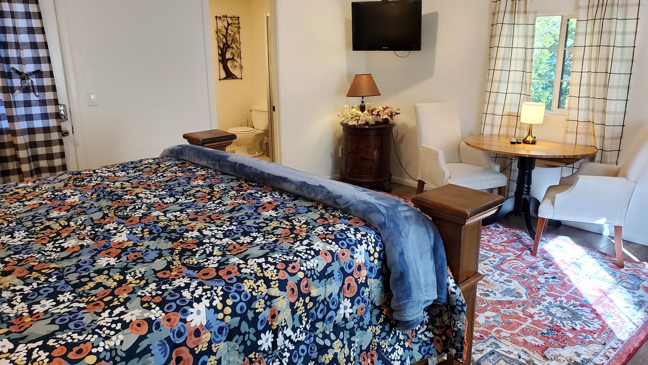 Photo of Bedroom in Twin Peaks