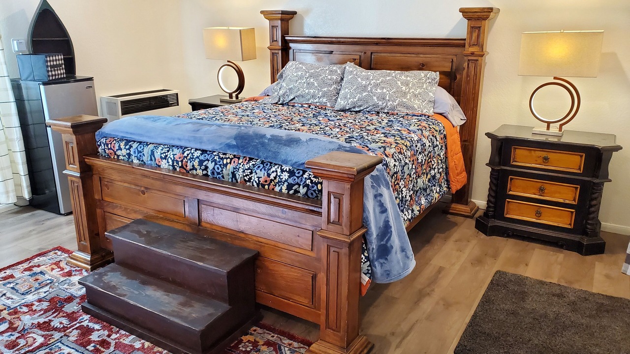 Photo of Bedroom in Twin Peaks
